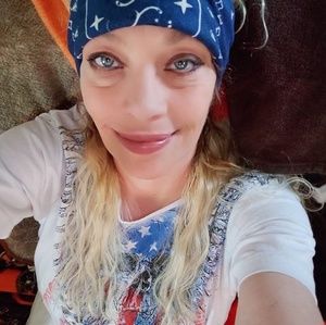 Meet your Posher, Annette